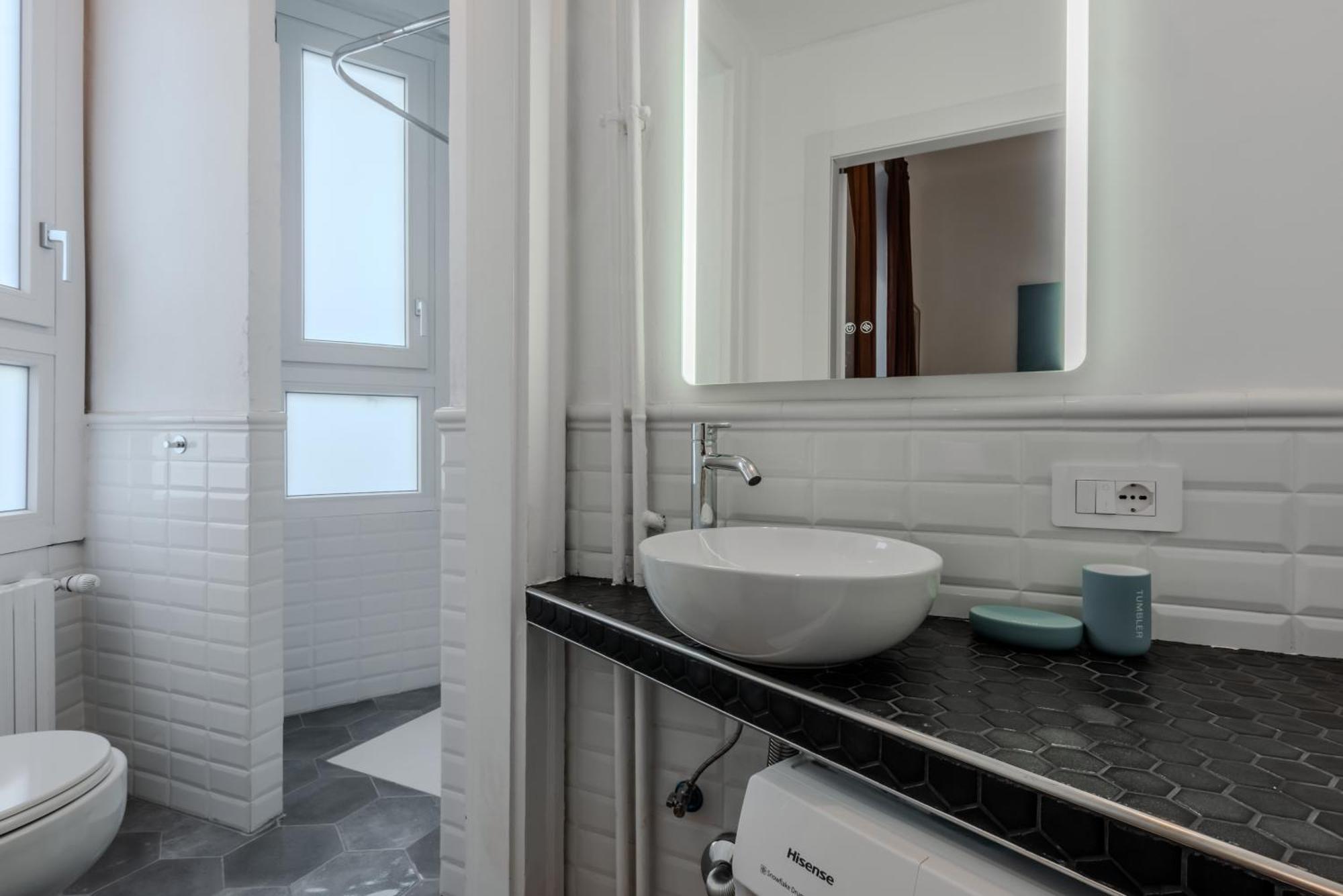 New And Functional Apartments Near The Metro Milano Ngoại thất bức ảnh