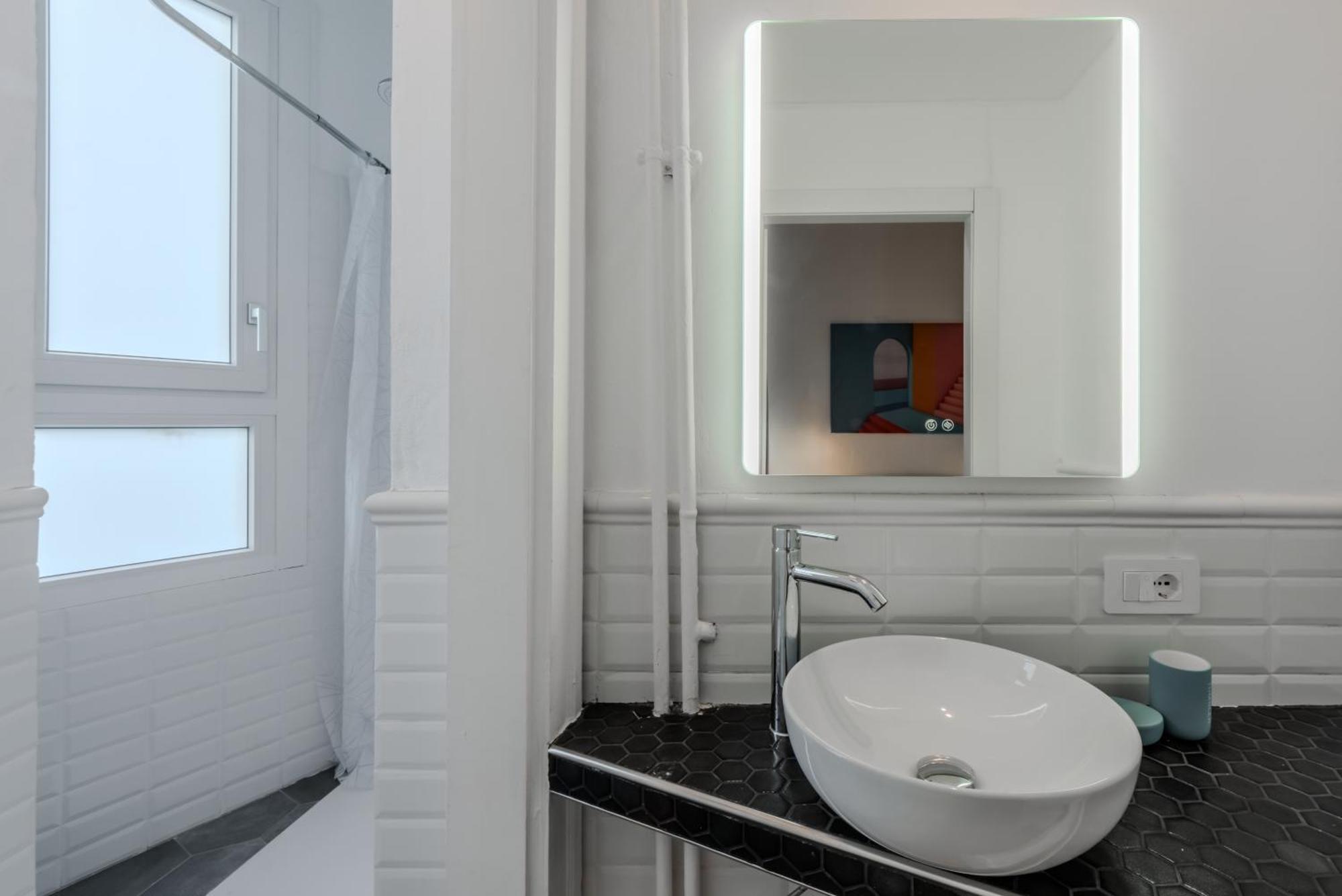New And Functional Apartments Near The Metro Milano Ngoại thất bức ảnh