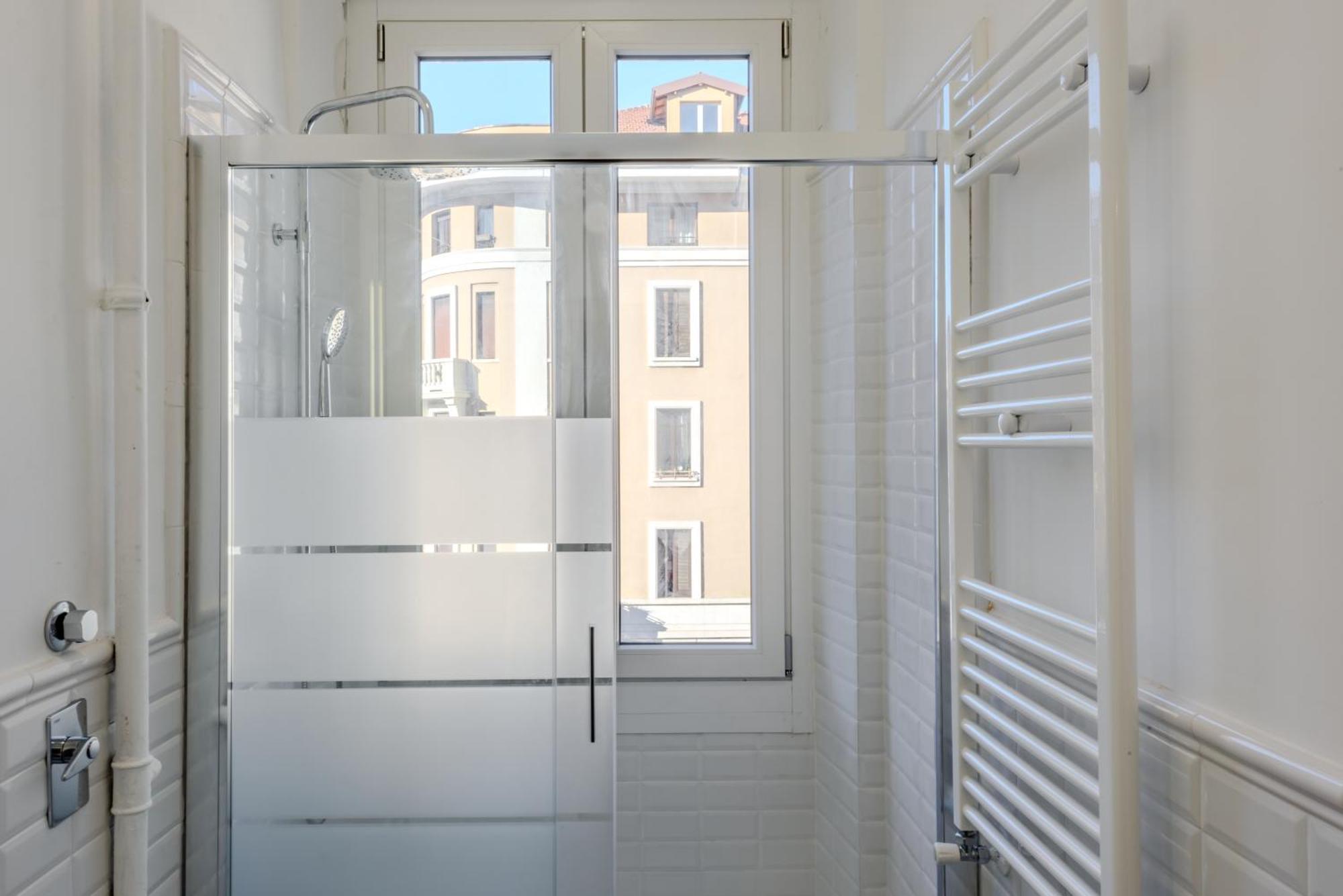 New And Functional Apartments Near The Metro Milano Ngoại thất bức ảnh
